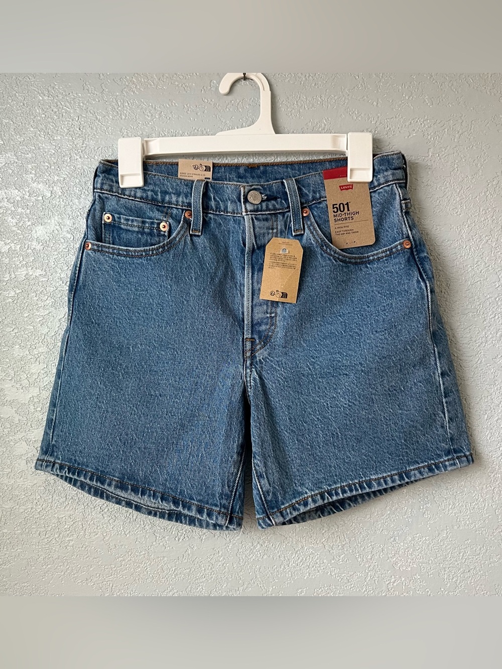 Levi’s 501 Mid Thigh Women’s Denim Shorts Size 27 High Rise Button Fly NWT